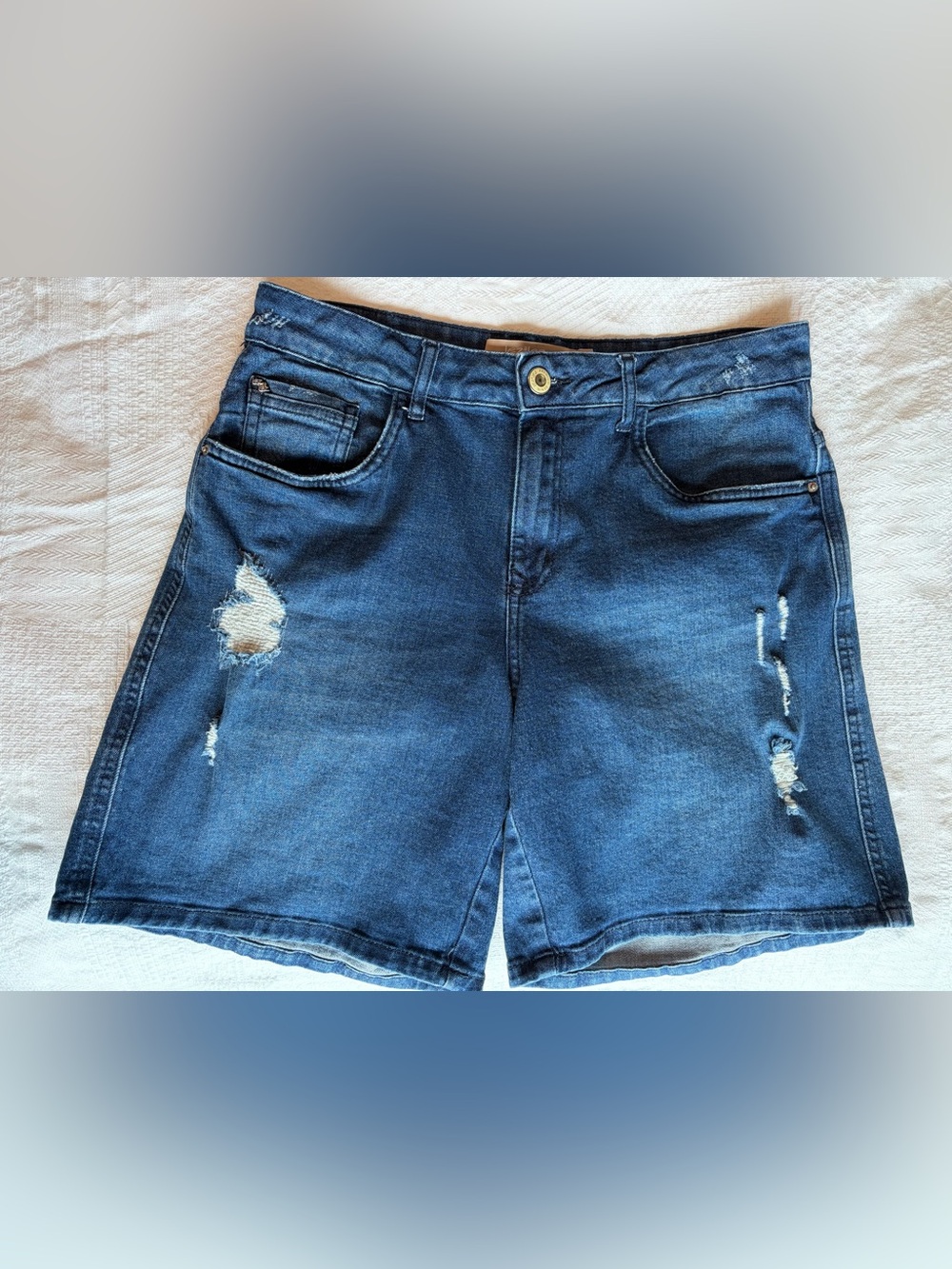 LEZ A LEZ distress denim bermudas